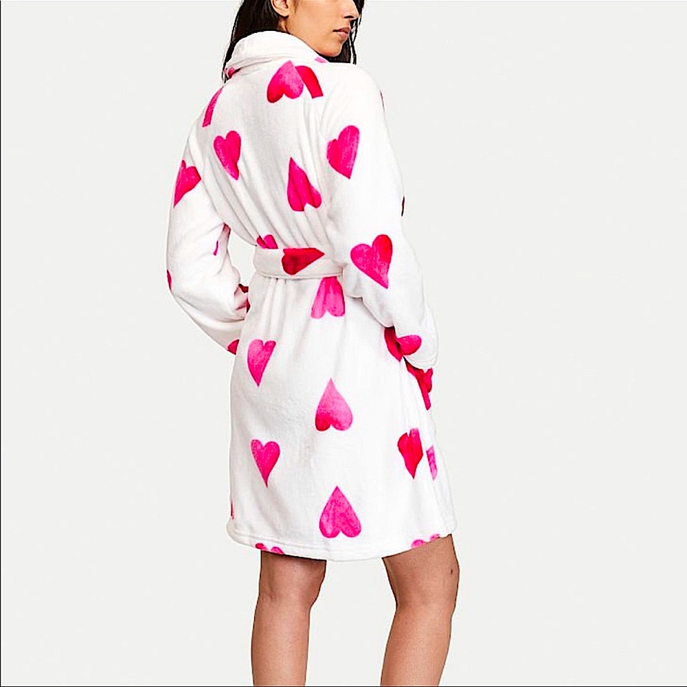 VICTORIA'S SECRET
Short Plush Cozy Robe - Picture 2 of 4